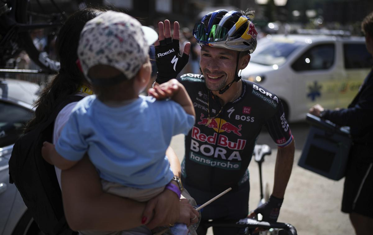 Primoz Roglic e um Giro d'Italia para esquecer: "Invadiram nosso trailer" revela esposa do esloveno 1 girodociclismo.com.br primoz roglic e um giro ditalia para esquecer invadiram nosso trailer revela esposa do esloveno image 1