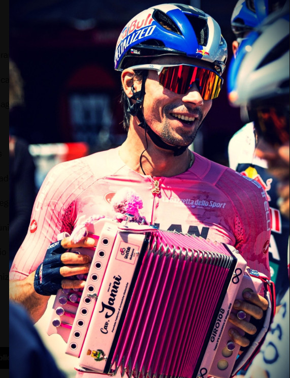 Primoz Roglic entrega a Maglia Rosa e minimiza perdas antes de desafiadora etapa "ainda há muitos dias pela frente” 1 girodociclismo.com.br primoz roglic entrega a maglia rosa e minimiza perdas antes de desafiadora etapa ainda ha muitos dias pela frente image 1