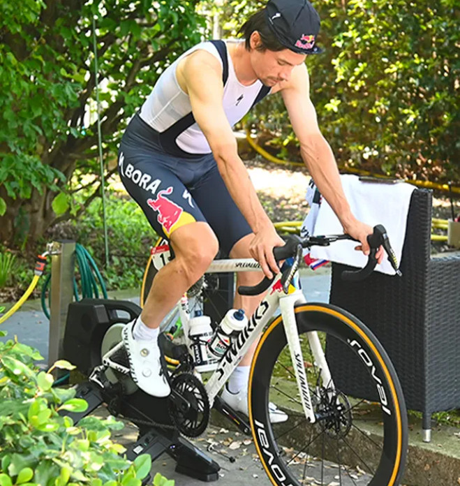 girodociclismo.com.br primoz roglic nao abandonara o giro ditalia esloveno andou no rolo na manha da segunda feira image 2