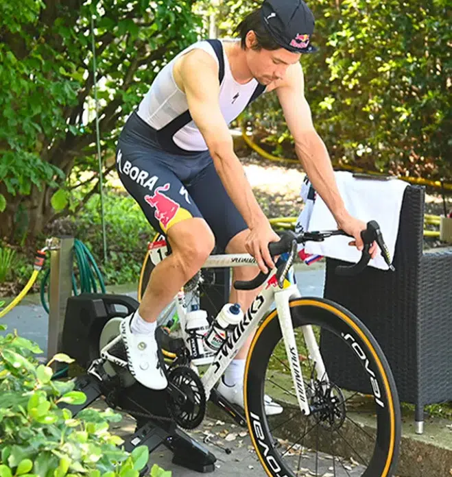 Primoz Roglic não abandonará o Giro informa La Gazzetta dello Sport, esloveno andou no rolo na manhã desta segunda-feira 2 girodociclismo.com.br primoz roglic nao abandonara o giro ditalia esloveno andou no rolo na manha da segunda feira image 2