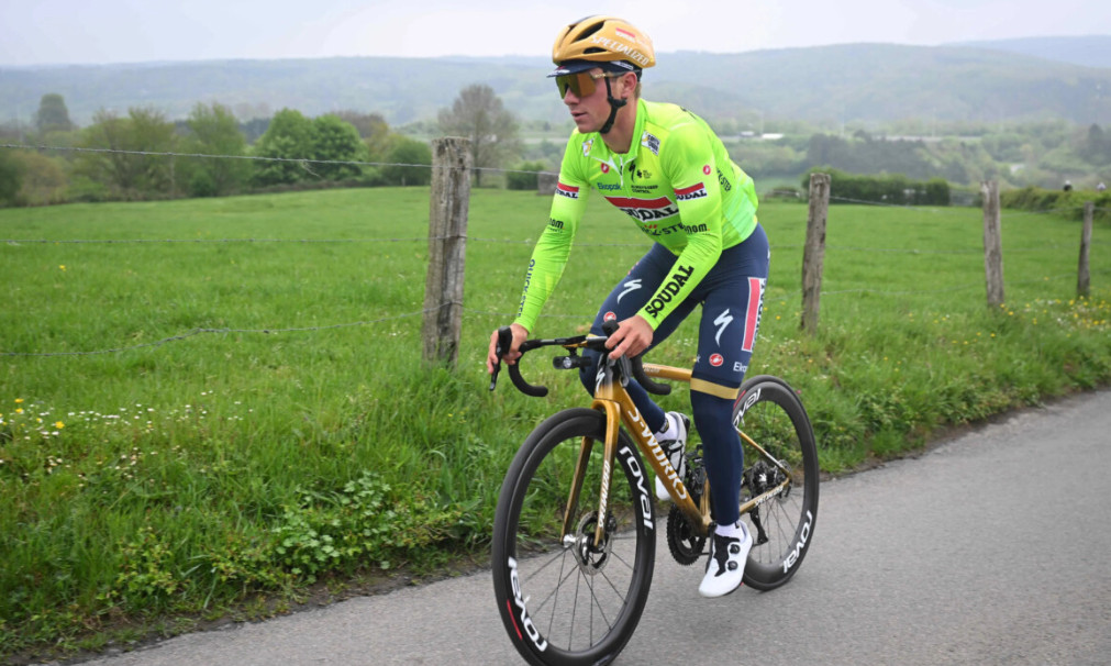 Specialized lança a exclusiva S-Works Tarmac SL8 Golden Remco em homenagem a Remco Evenepoel; confira os preços e o vídeo 1 girodociclismo.com.br specialized lanca a exclusiva golden remco edicao limitada em homenagem a remco evenepoel confira os precos image 11