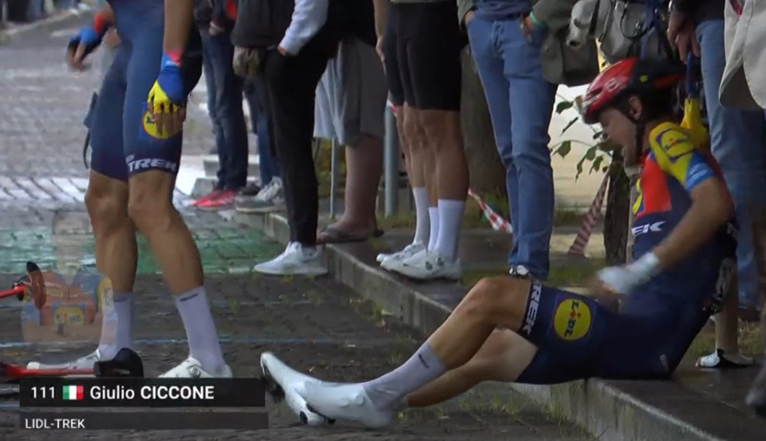 Surgem imagens inéditas da grande queda no Giro d'Italia, Antonio Tiberi foi o primeiro a cair, assista o vídeo 1 girodociclismo.com.br surgem imagens ineditas da grande queda no giro ditalia antonio tiberi foi o primeiro a cair assista o video image 3
