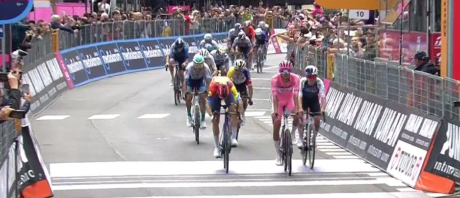 Tom Pidcock descarta favoritismo para a 13ª etapa do Giro e admite fadiga "estou definitivamente começando a sentir o cansaço" 1 girodociclismo.com.br tom pidcock descarta favoritismo para a 13a etapa do giro e revela cansaco estou definitivamente comecando a sentir o cansaco image