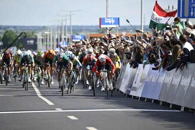 Tour da Hungria: Dylan Groenewegen vence pela 1ª vez no ano; confira os resultados e a chegada 4 girodociclismo.com.br tour da hungria dylan groenewegen vence 4a etapa confira os resultados e a chegada image 2