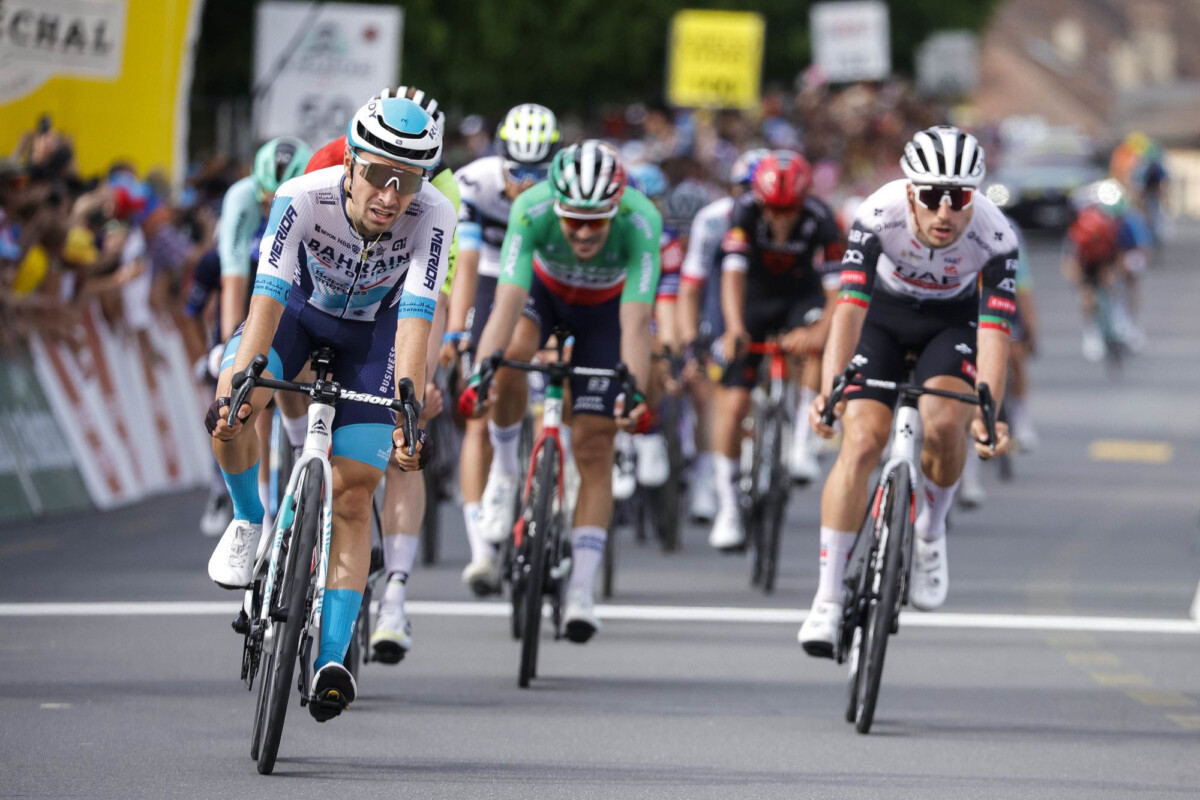 Tour de Romandie: Jay Vine vence 3ª etapa, João Almeida sobe no GC com 3º lugar, confira os resultados e a chegada 7 girodociclismo.com.br tour de romandie jay vine vence 3a etapa joao almeida sobe no gc com 3o lugar confira os resultados e a chegada image