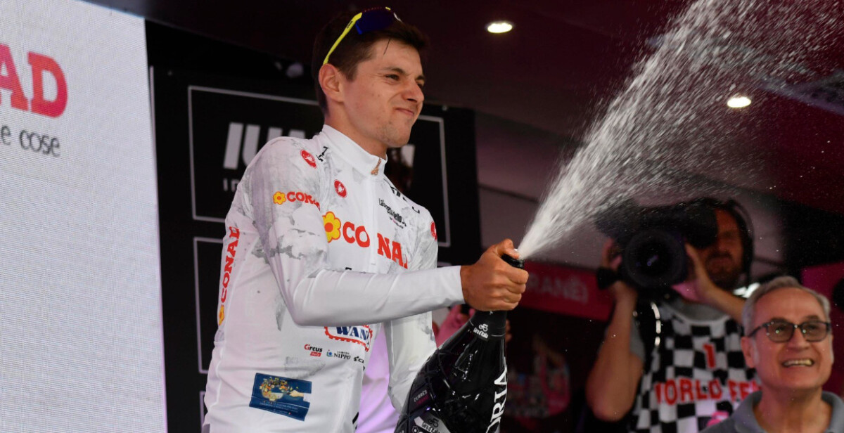 Três ciclistas sob risco de expulsão no Giro d'Italia, nova regra da UCI aumenta a tensão no pelotão 1 girodociclismo.com.br tres ciclistas sob risco de expulsao no giro ditalia image 9