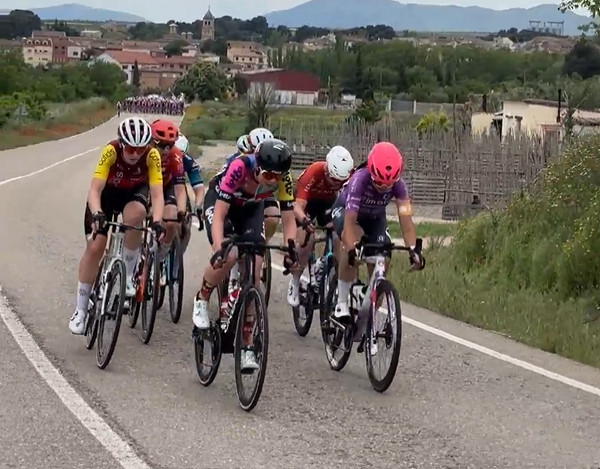 La Vuelta Femenina: Anna Van der Breggen vence montanhosa 4ª etapa, confira os resultados e a chegada 2 girodociclismo.com.br van der breggen vence etapa montanhosa e celebra retorno triunfal na vuelta femenina image 8