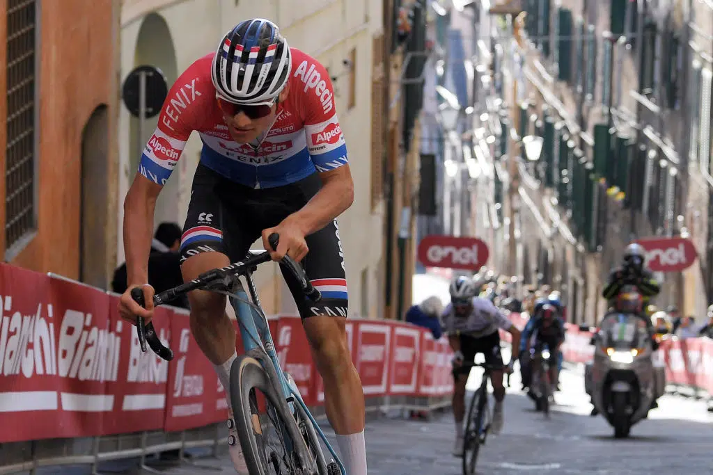 Wout van Aert bate recorde em icônica subida da Strade Bianche, belga superou marca de Mathieu Van der Poel em Siena 2 girodociclismo.com.br wout van aert bate recorde em iconica subida da strade bianche belga superou marca de mathieu van der poel em siena image