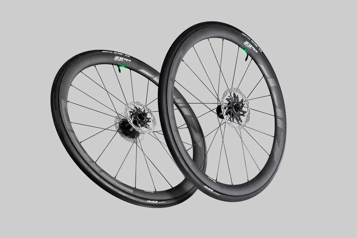 Zipp apresenta revolucionárias rodas com sensor de pneus integrados; confira detalhes das novas 303 SW e 353 NSW 3 girodociclismo.com.br zipp apresenta revolucionarias rodas com sensor de pneus integrados confira os precos das novas 303 sw e 353 nsw image 4
