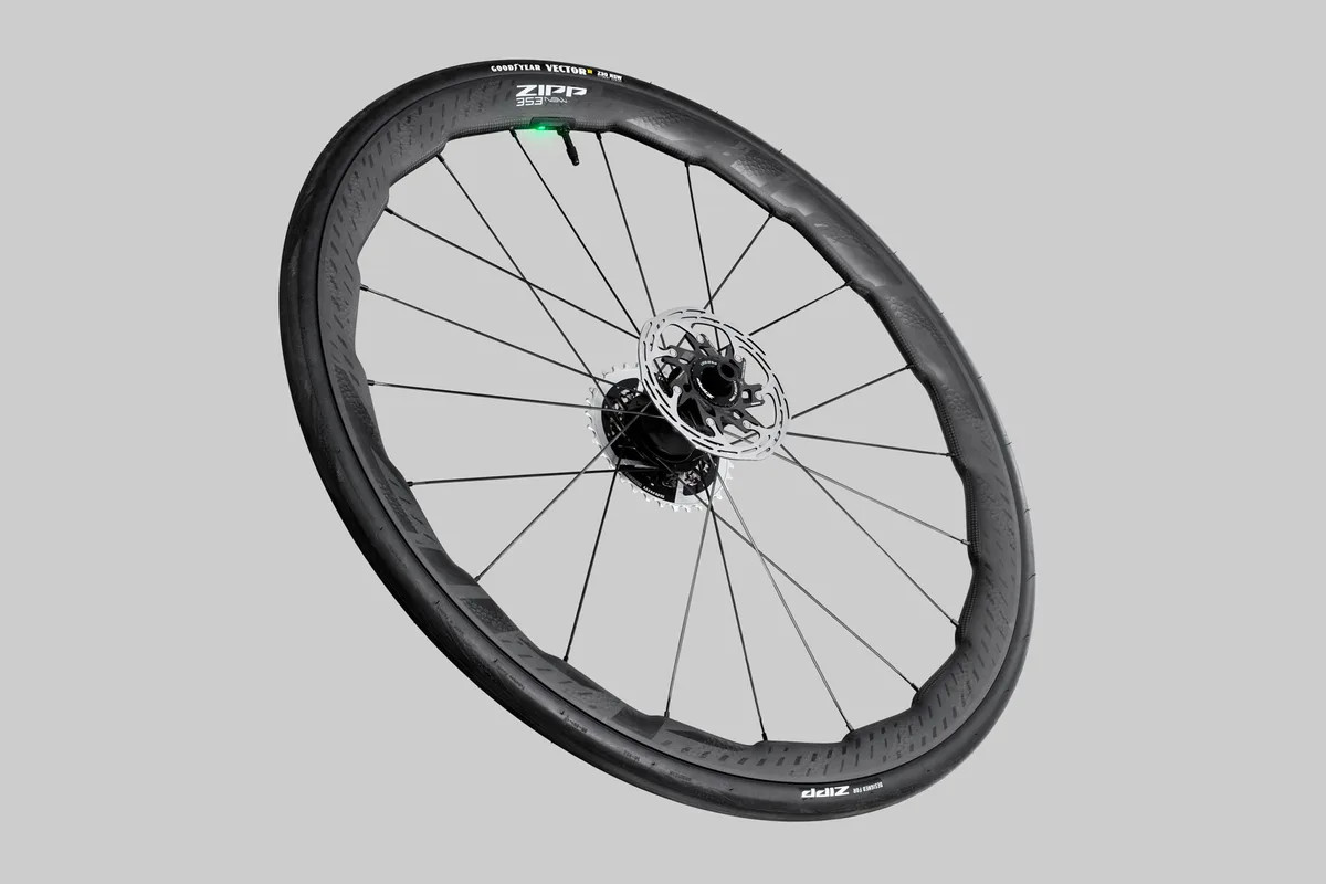 Zipp apresenta revolucionárias rodas com sensor de pneus integrados; confira detalhes das novas 303 SW e 353 NSW 4 girodociclismo.com.br zipp apresenta revolucionarias rodas com sensor de pneus integrados confira os precos das novas 303 sw e 353 nsw image 6