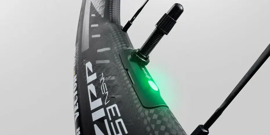 Zipp apresenta revolucionárias rodas com sensor de pneus integrados; confira detalhes das novas 303 SW e 353 NSW 5 girodociclismo.com.br zipp apresenta revolucionarias rodas com sensor de pneus integrados confira os precos das novas 303 sw e 353 nsw roda zipp