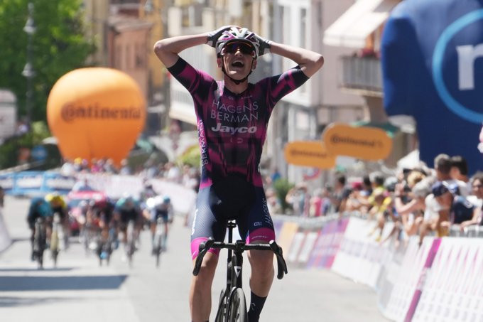 girodociclismo.com.br adam rafferty vence a 5a etapa do giro next gen luke tuckwell e o novo lider portugues daniel lima e 6o confira os resultados e a chegada image 8