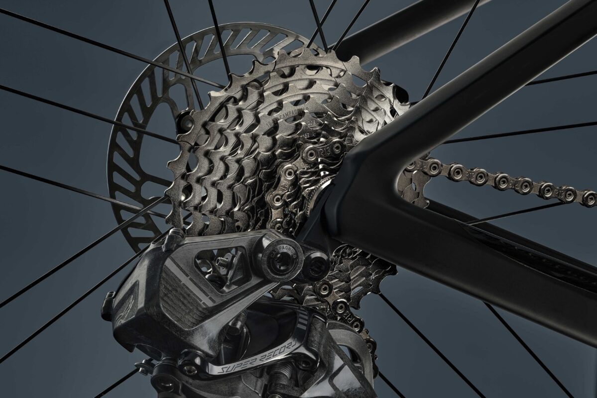Campagnolo apresenta oficialmente o Super Record 13, inédito grupo já está disponível; confira os preços 1 girodociclismo.com.br campagnolo apresenta oficialmente o super record 13 grupo ja disponive confira os precos image 10