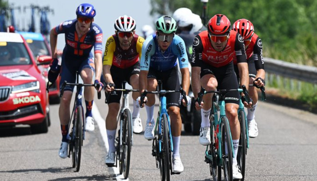 Critérium du Dauphiné: Jake Stewart vence etapa com Remco Evenepoel sofrendo queda no final; confira os resultados e a chegada 4 girodociclismo.com.br criterium du dauphine image 118