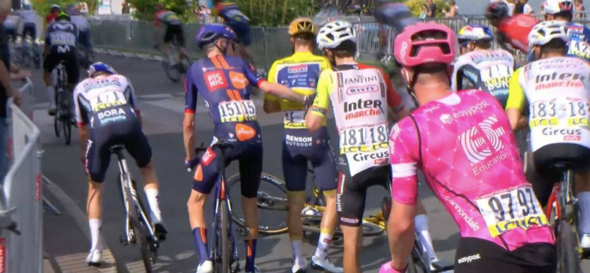 Critérium du Dauphiné: Jake Stewart vence etapa com Remco Evenepoel sofrendo queda no final; confira os resultados e a chegada 8 girodociclismo.com.br criterium du dauphine image 153