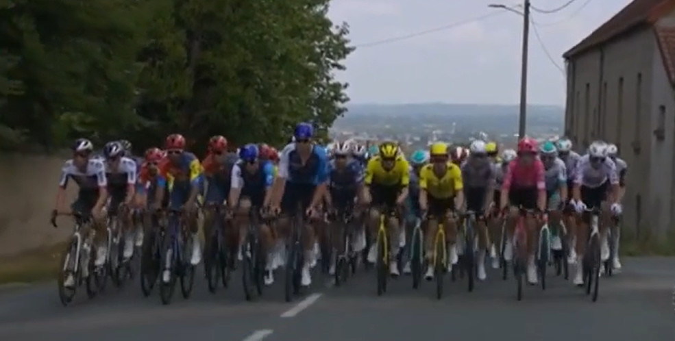 Critérium du Dauphiné: Tadej Pogacar bate Vingegaard e Van der Poel e vence 1ª etapa; confira os resultados e a chegada 12 girodociclismo.com.br criterium du dauphine image 2