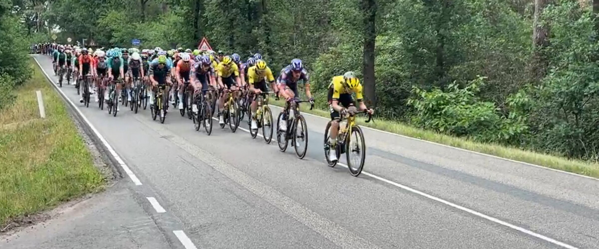 girodociclismo.com.br danny van poppel surpreende favoritos e e campeao holandes de estrada no fotofinish confira os resultados e a chegada image