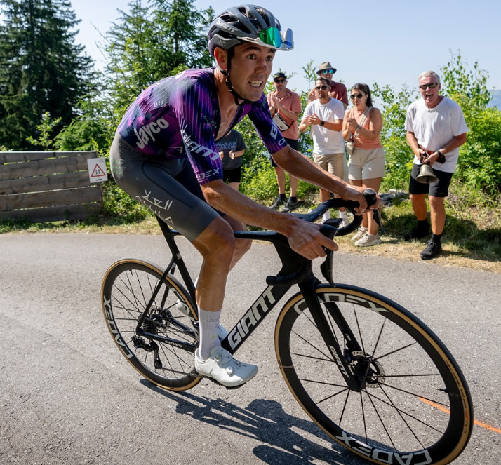 Domínio de Tadej Pogacar frustra treinador de equipe rival antes do Tour de France “você vê seus ciclistas superando recordes pessoais, mas não é suficiente" 2 girodociclismo.com.br dominio esmagador de tadej pogacar frustra treinador de equipe rival voce ve seus ciclistas superando recordes pessoais mas nao e suficiente image