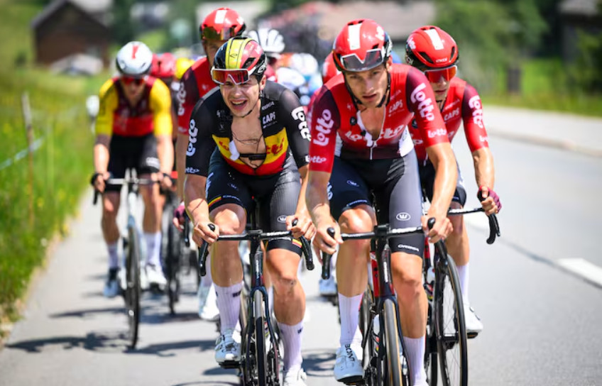 girodociclismo.com.br equipe belga apresenta novo nome e uniforme para o tour de france e confirma presenca de polemico campeao nacional image