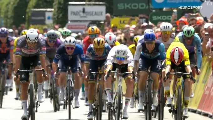 girodociclismo.com.br explosao no dauphine mads pedersen se rende ao compatriota jonas vingegaard image 3