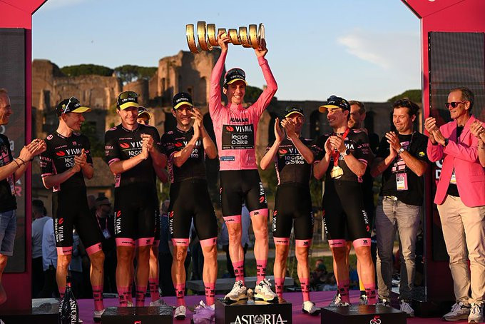 Giro d’Italia 2025 distribuiu €1,6 milhão em prêmios; confira quanto ganharam os vencedores das diversas classificações 3 girodociclismo.com.br giro ditalia 2025 distribuiu e16 milhao em premios confira quando ganharam os vencedores das diversas classificacoes image 18