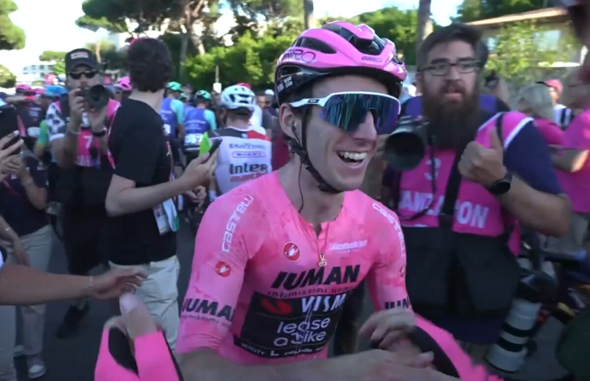 Giro d'Italia 2025: Olav Kooij vence 21ª etapa, Simon Yates é campeão; confira os resultados e a chegada 1 girodociclismo.com.br giro ditalia olav kooij vence 21a etapa simon yates campeao confira os resultados e a chegada image 4