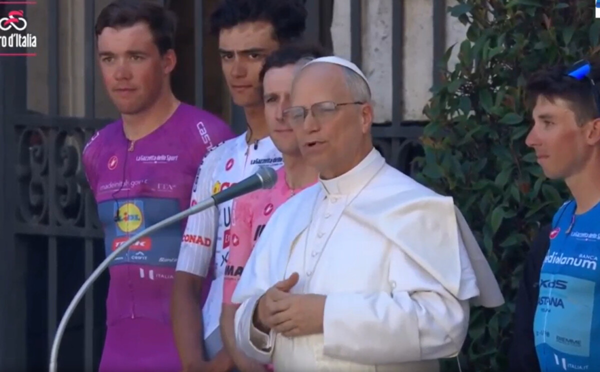 Giro d'Italia 2025: Olav Kooij vence 21ª etapa, Simon Yates é campeão; confira os resultados e a chegada 3 girodociclismo.com.br giro ditalia olav kooij vence 21a etapa simon yates campeao confira os resultados e a chegada image 9