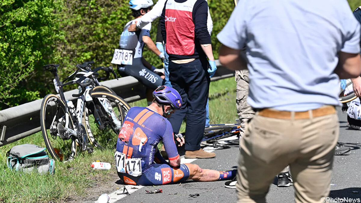 girodociclismo.com.br golpe duro para a picnic postnl sem jakobsen e degenkolb no tour de france image