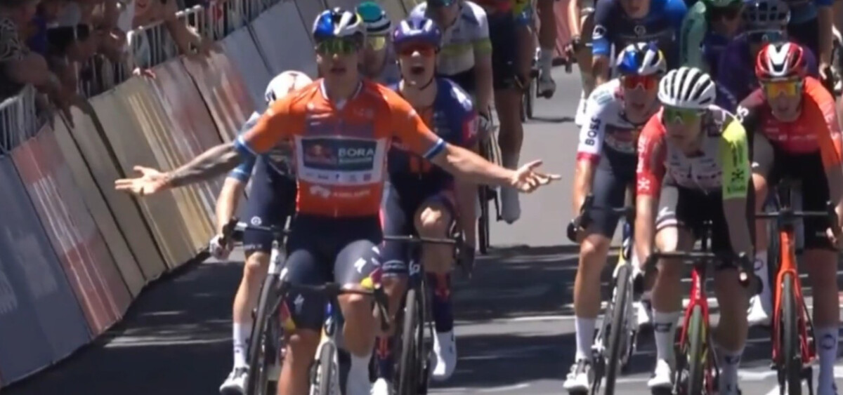 INEOS Grenadiers vence disputa e acerta com sprinter da Red Bull Bora, anúncio do substituto de Caleb Ewan deve acontecer em breve 2 girodociclismo.com.br ineos grenadiers vence disputa e acerta com sprinter da red bull bora anuncio do substituto de caleb ewan deve acontecer em breve sam welsford tour down under ii