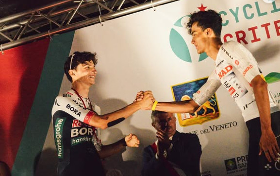 girodociclismo.com.br isaac del toro vence o cycling stars criterium um dia apos o giro assista a chegada da 22a etapa do giro ditalia image 2