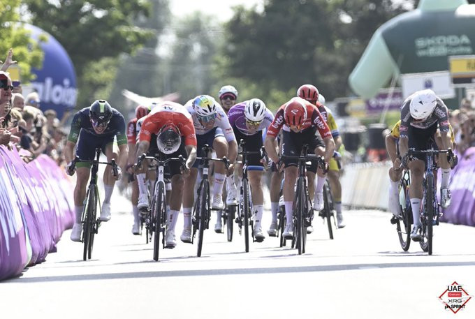 Jasper Philipsen vence 2ª etapa do Baloise Belgium Tour, Juan Sebastian Molano assume liderança, confira os resultados e a chegada 5 girodociclismo.com.br jasper philipsen volta a vencer e molano assume lideranca no baloise belgium tour image 6