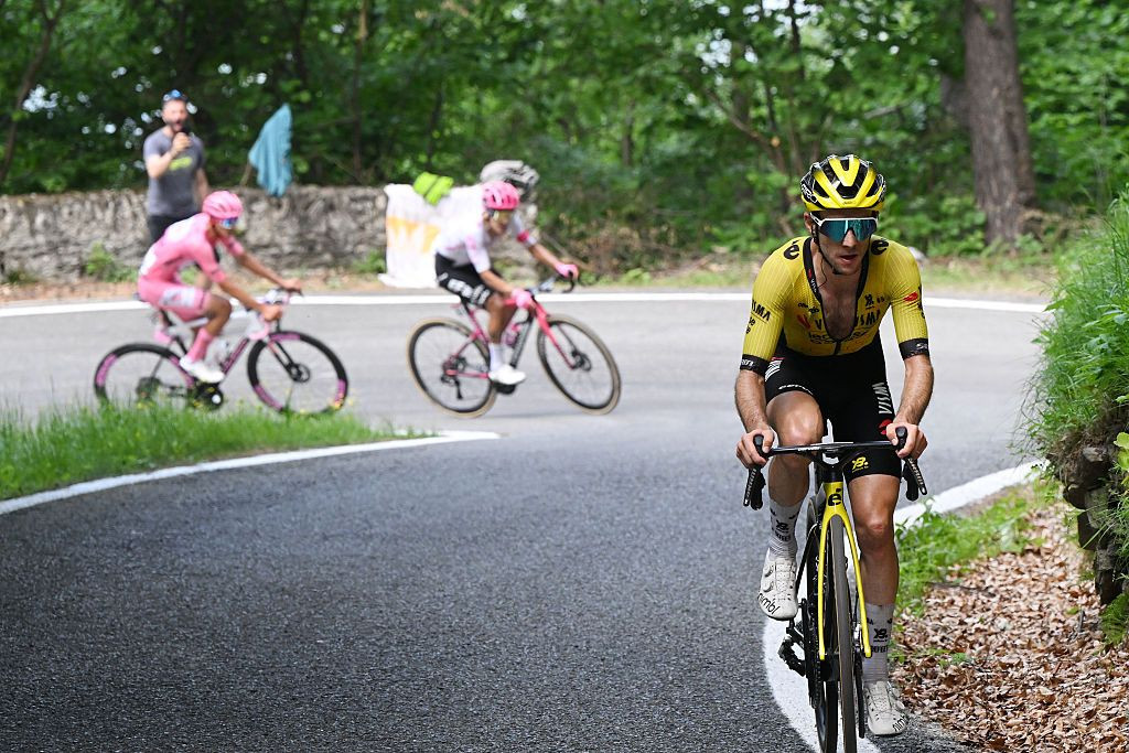 Johan Bruyneel critica Isaac del Toro e Richard Carapaz no Giro "subestimaram Yates, não acharam que fosse um grande rival"; assista o vídeo 3 girodociclismo.com.br johan bruyneel critica isaac del toro e richard carapaz no giro subestimaram yates nao acharam que fosse um grande rival assista o video image 2