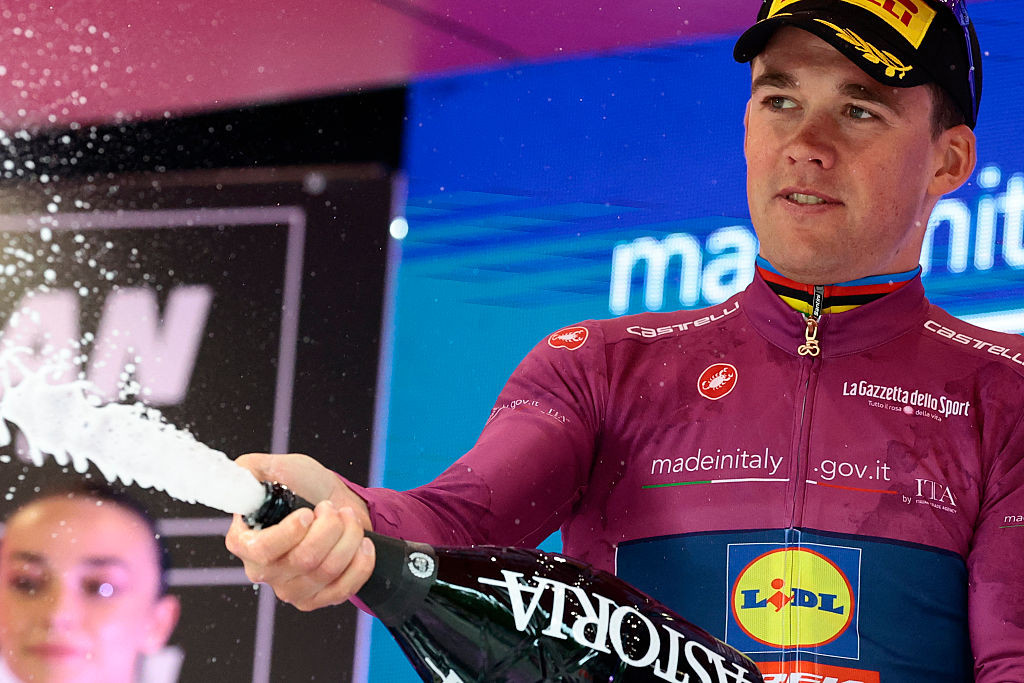 girodociclismo.com.br jonas vingegaard vence o tour de france campeao da classificacao por pontos do giro crava seu favorito image