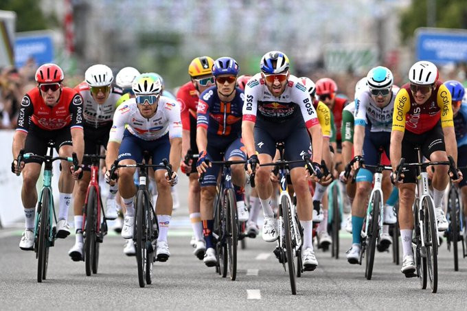 Jordi Meeus vence o Copenhagen Sprint, belga deixou Tour de Suisse para vencer nova prova do WorldTour; confira os resultados e a chegada 1 girodociclismo.com.br jordi meeus vence o copenhagen sprint belga deixou tour de suisse para vencer nova prova do worldtour confira os resultados e a chegada image 14