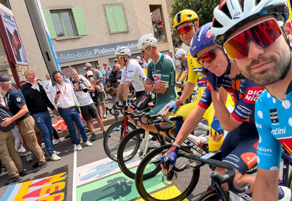 Líder do Critérium du Dauphiné admite dificuldade na 3ª etapa "as chances de permanecer com a camisa são 50/50", assista o vídeo 2 girodociclismo.com.br lider do criterium du dauphine admite dificuldade para manter a camisa amarela as chances de permanecer com a camisa e 5050 assista o video image 2