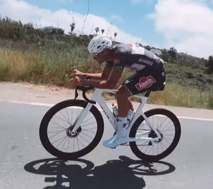 girodociclismo.com.br mathieu van der poel surge em treinos sob o calor espanhol antes do tour de france assista os videos image