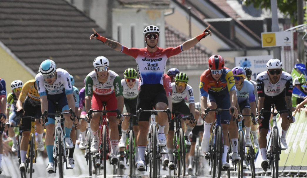 girodociclismo.com.br nao vi o ivo oliveira pelo lado direito por isso sai mais cedo juan molano justifica derrota na 3a etapa do tour da eslovenia image