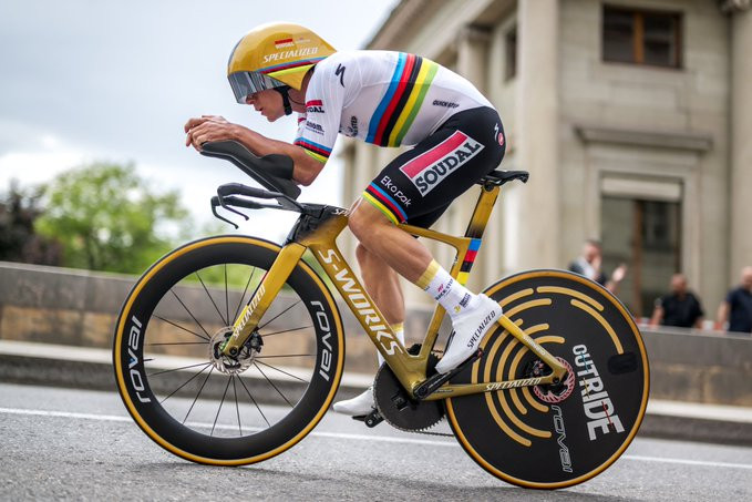 Remco Evenepoel admite assumir a liderança no contrarrelógio "claro que é possível, os ciclistas do GC vão mais rápidos do que Romeo" 2 girodociclismo.com.br remco evenepoel admite assumir a lideranca apos o contrarrelogio claro que e possivel os ciclistas do gc vao mais rapidos do que romeo image 5