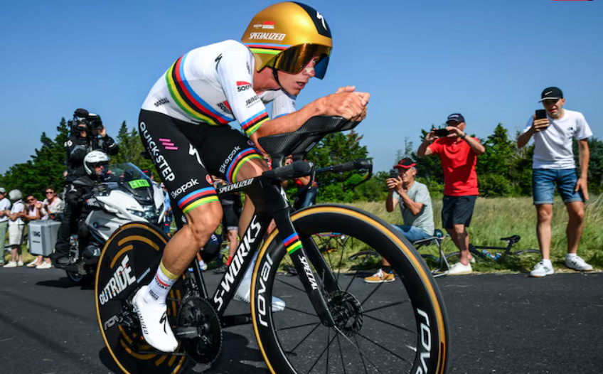 girodociclismo.com.br remco evenepoel conquista titulo belga de contrarrelogio e mira o tour de france com confianca renovada image 2