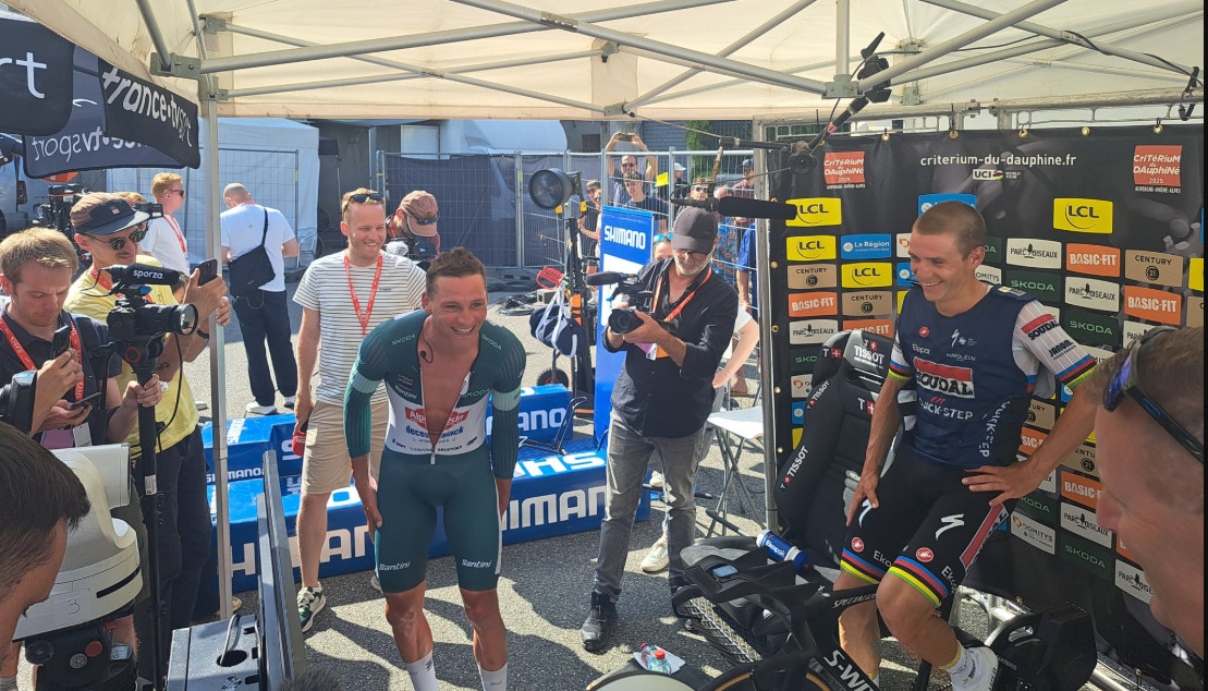 Mathieu van der Poel perde curiosa aposta para Remco Evenepoel "te encontro na linha de chegada, hein?"; assista o vídeo 1 girodociclismo.com.br remco evenepoel e mathieu van der poel amizade aposta e contrarrelogio no criterium du dauphine image