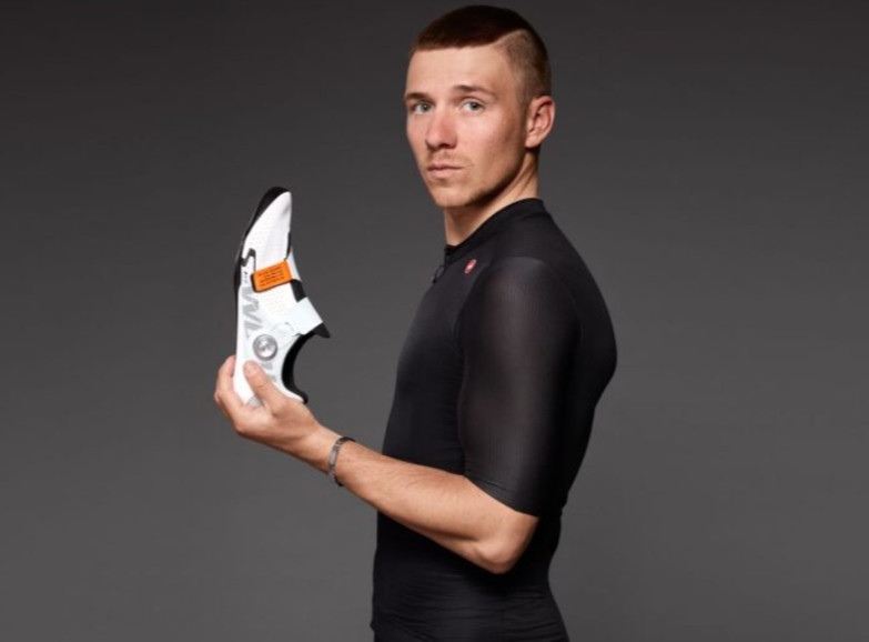 girodociclismo.com.br remco evenepoel lanca sua propria sapatilha em parceria com a specialized confira o modelo e o preco image 2