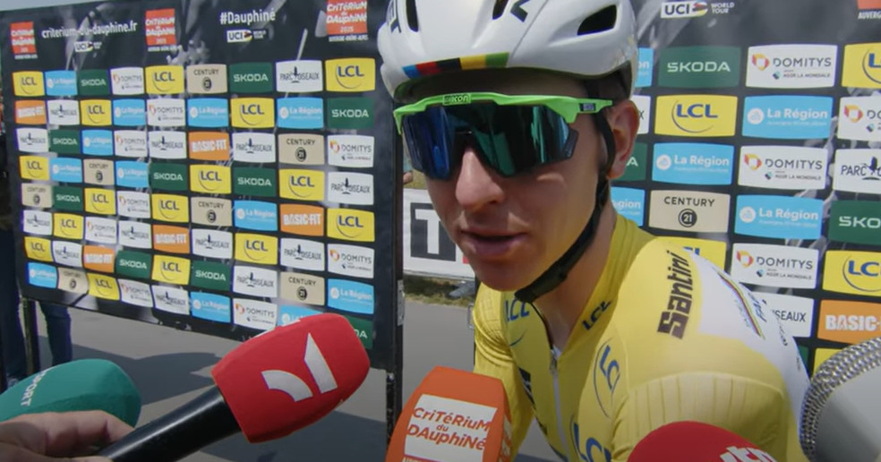 Tadej Pogacar fala antes da largada da 2ª etapa do Critérium du Dauphiné "talvez eu perca a camisa amarela hoje" 1 girodociclismo.com.br tadej pogacar fala antes da largada da 2a etapa do criterium du dauphine talvez eu perca a camisa amarela hoje image