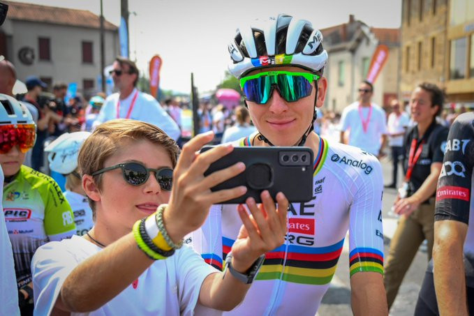 Tadej Pogacar fala antes da largada da 5ª etapa do Dauphiné "estou um pouco decepcionado, mas pensando no Tour não posso me estressar" 3 girodociclismo.com.br tadej pogacar fala antes da largada da 5a etapa do dauphine estou um pouco decepcionado mas pensando no tour nao posso me estressar image 2