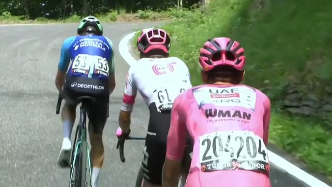 Polêmica no Giro d'Italia: UCI abre investigação sobre ciclista do WorldTour após declaração envolvendo Richard Carapaz 2 girodociclismo.com.br uci abre investigacao sobre ciclista do worldtour apos declaracao polemica envolvendo richard carapaz image