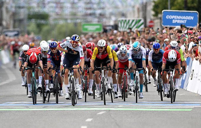 Vencedor do Copenhagen Sprint recebeu autorização especial da UCI para vitória; "vocês sabem o resto da história" 1 girodociclismo.com.br vencedor do copenhagen sprint recebeu autorizacao especial da uci para vitoria voces sabem o resto da historia image