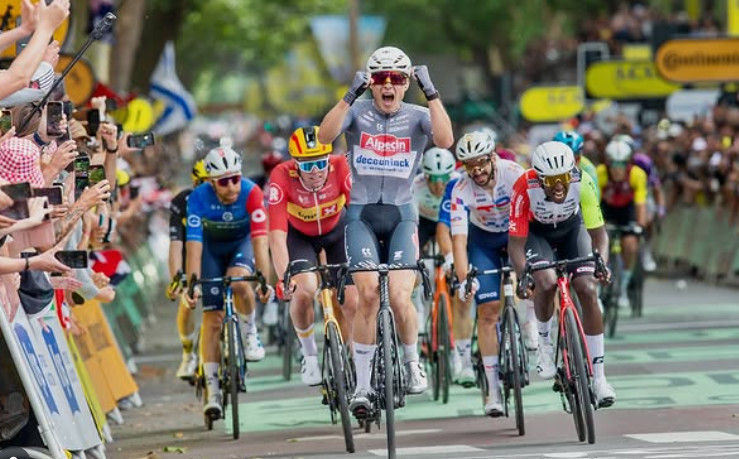girodociclismo.com.br biniam girmay lamenta derrota na 1a etapa do tour de france tive que fazer tudo sozinho nao tinha colegas de equipe comigo image 4