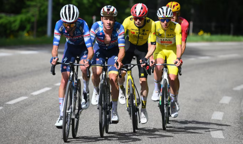girodociclismo.com.br campeao do tour de france aconselha remco evenepoel a trocar de equipe na ineos ou red bull bora ele estaria em um proximo nivel image 2