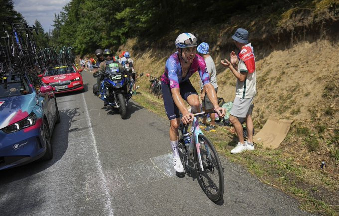 girodociclismo.com.br capitao da israel premier tech revela momento tom dumoulin no tour de france uma multidao de espectadores confusos me observava image