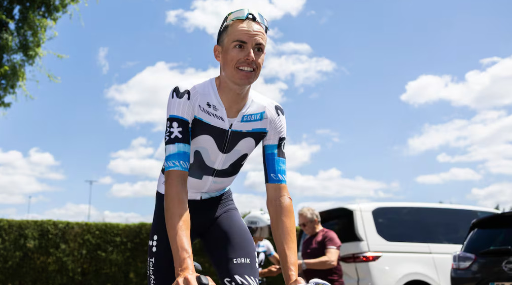 girodociclismo.com.br capitao da movistar tem diagnostico de lesao confirmada apos abandono no tour de france e pode ficar fora da vuelta a espana image 1