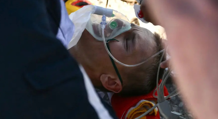 girodociclismo.com.br capitao da uno x sofre colapso apos cruzar a linha de chegada e pode abandonar a competicao image